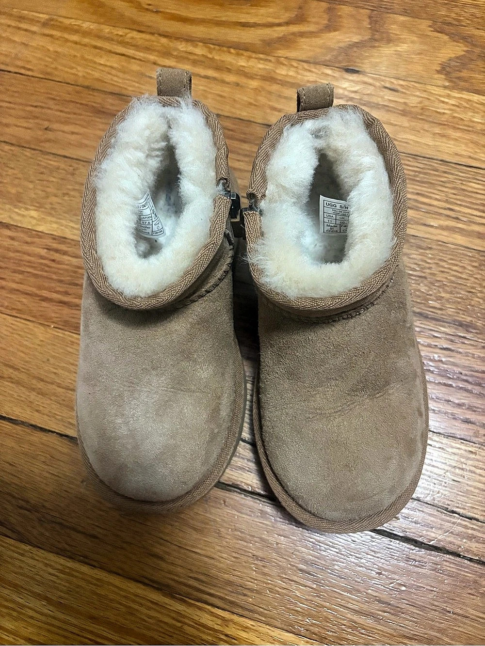 UGG Kids Classic ankle boots